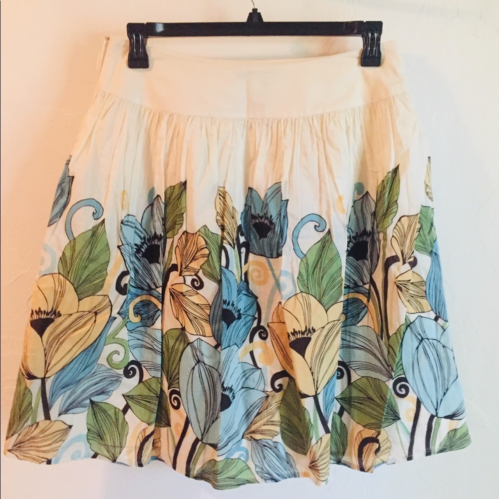 🍒 5/$20 Cream Floral Knee Length Cotton Skirt